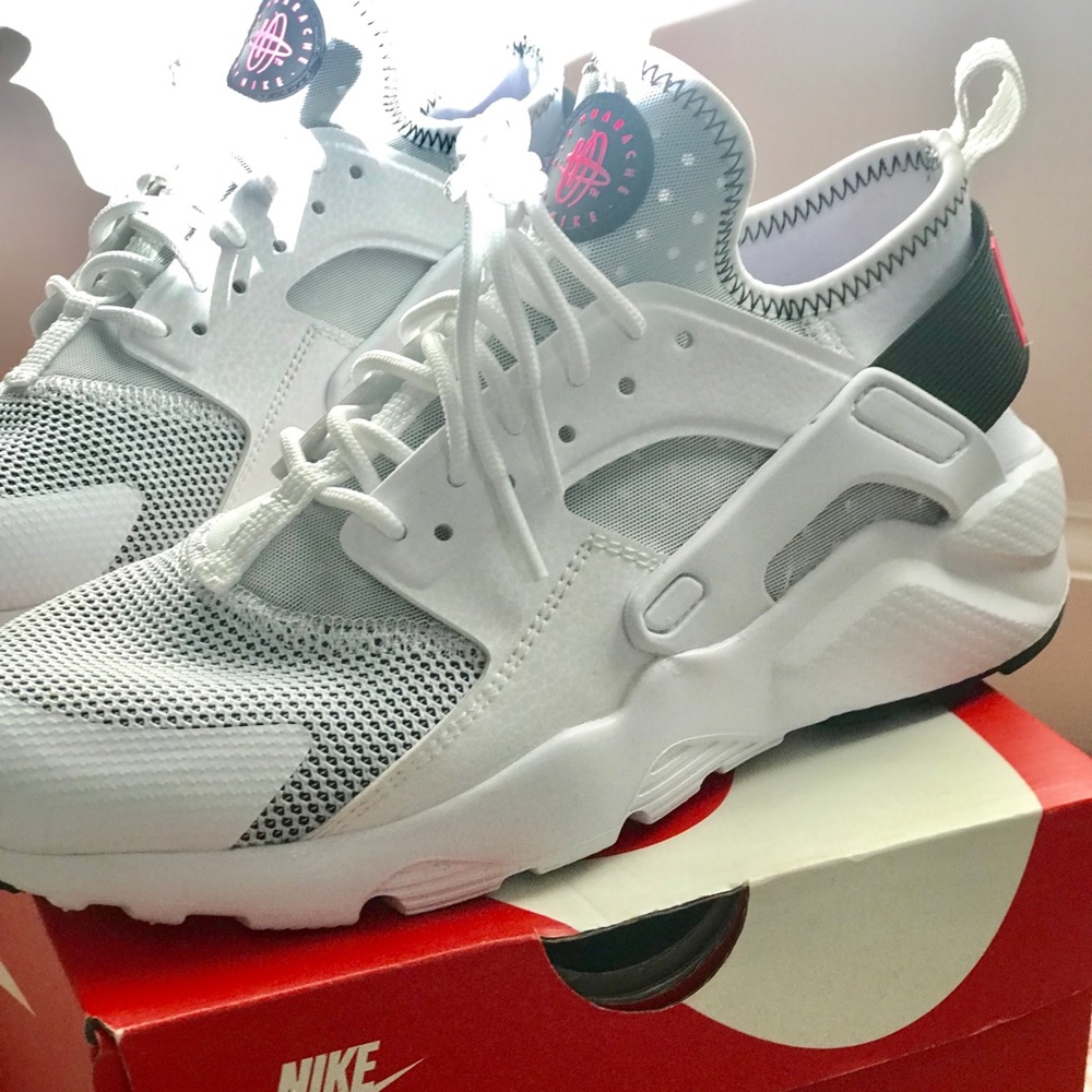 NIB: 👟NIKE AIR HUARACHE RUN ULTRA GS 👟